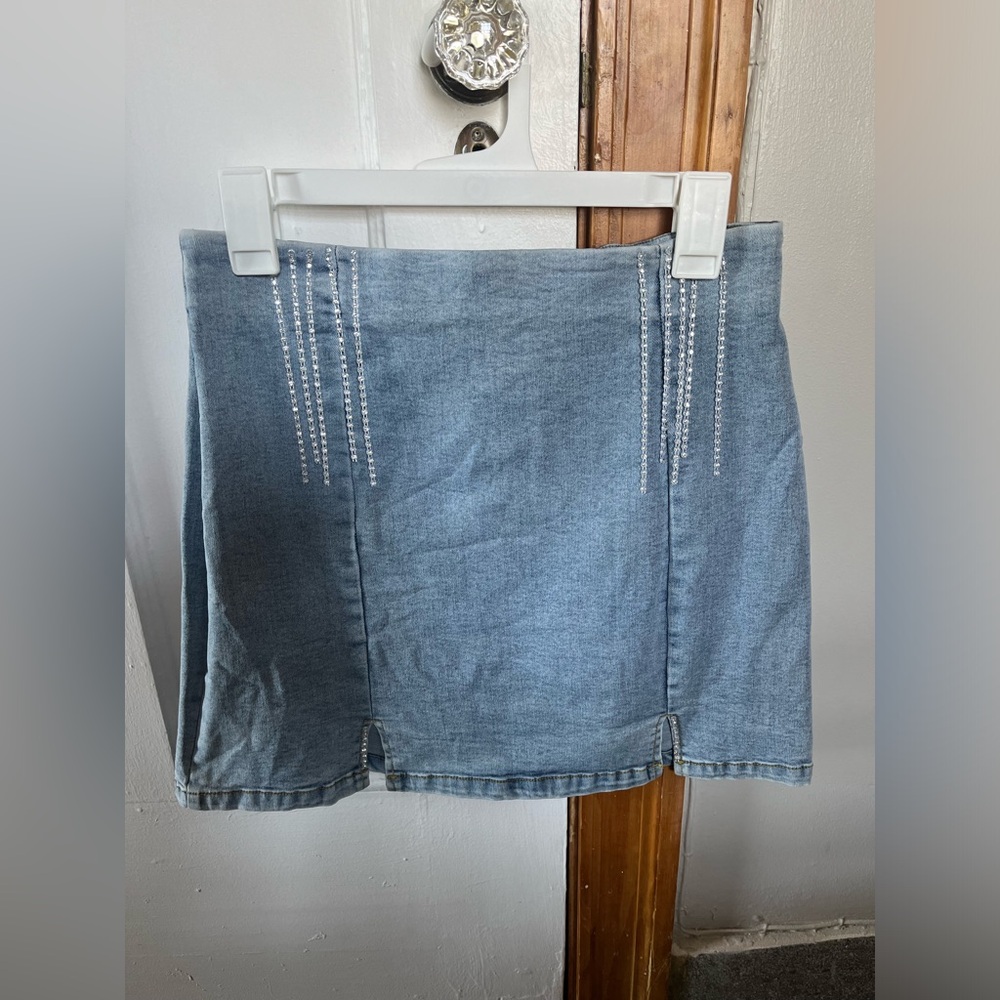 Bedazzled denim skirt - M